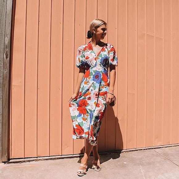 Faithfull the Brand Anita V-Neck Midi Dress - Picture 14 of 15